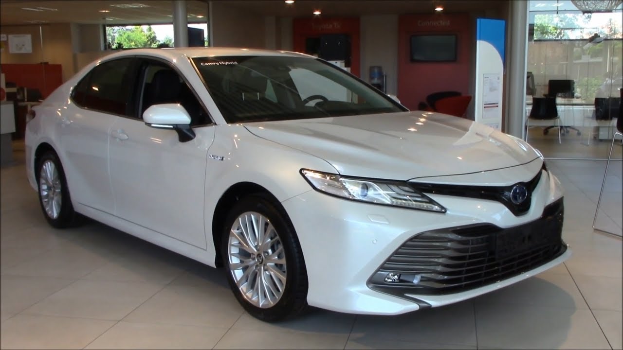My first looks on the brand new 2019 Toyota Camry hybrid - YouTube