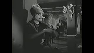 Ajda Pekkan & Zeki Müren - İki Yabancı (Düğün Gecesi Filminden)