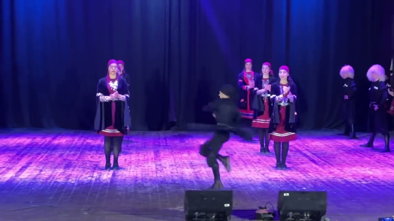 ქალ-ვაჟთა მთიულური,ანსამბლი “ლავრა”