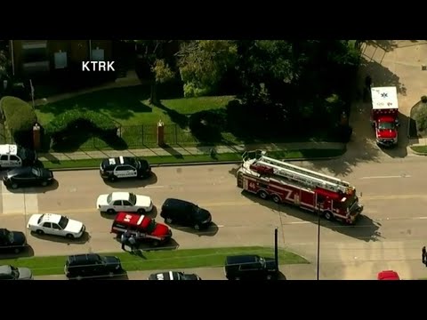 2 police officers shot in Southwest Houston; suspect in custody, HPD says