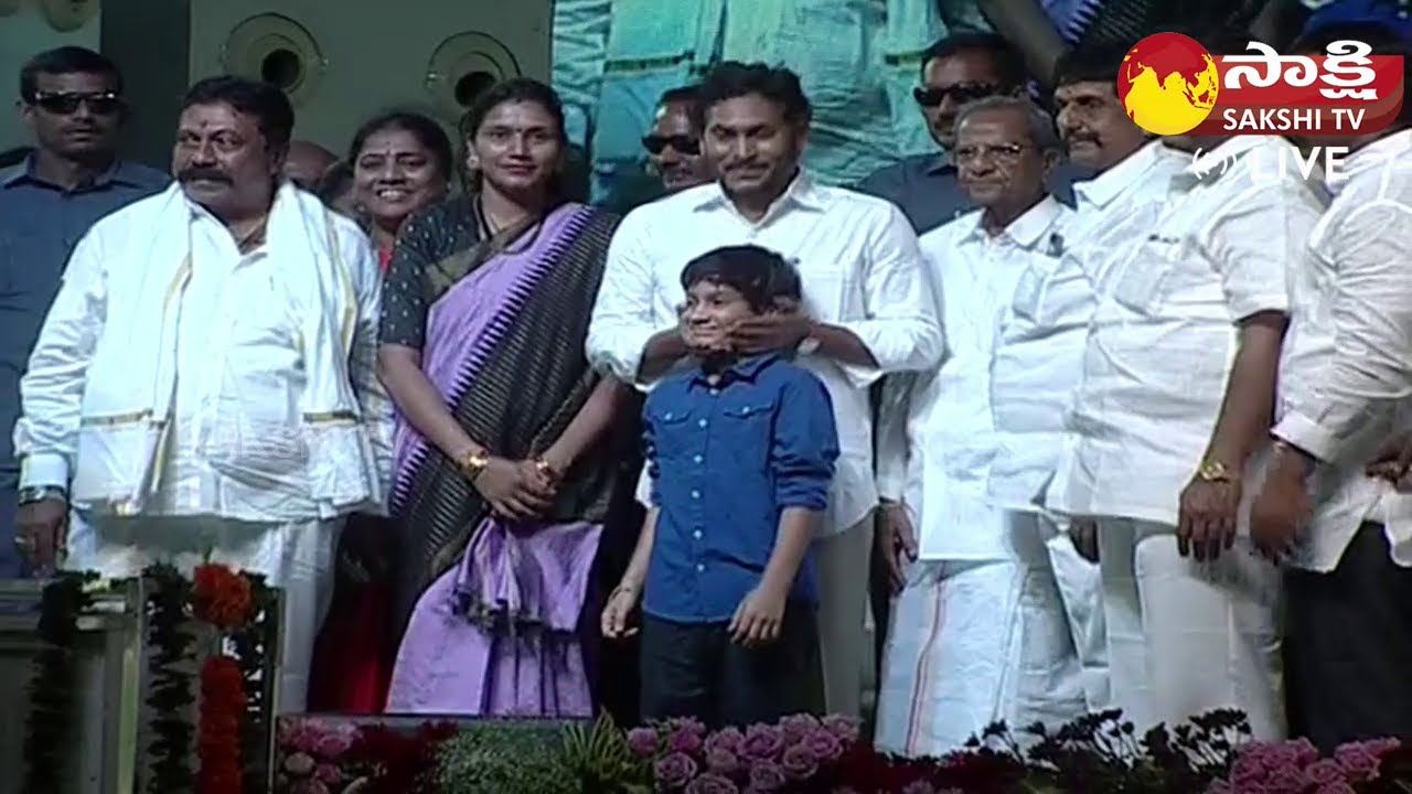 CM Jagan Interaction With YSRCP Leaders at Yemmiganur Kurnool District SakshiTV YouTube