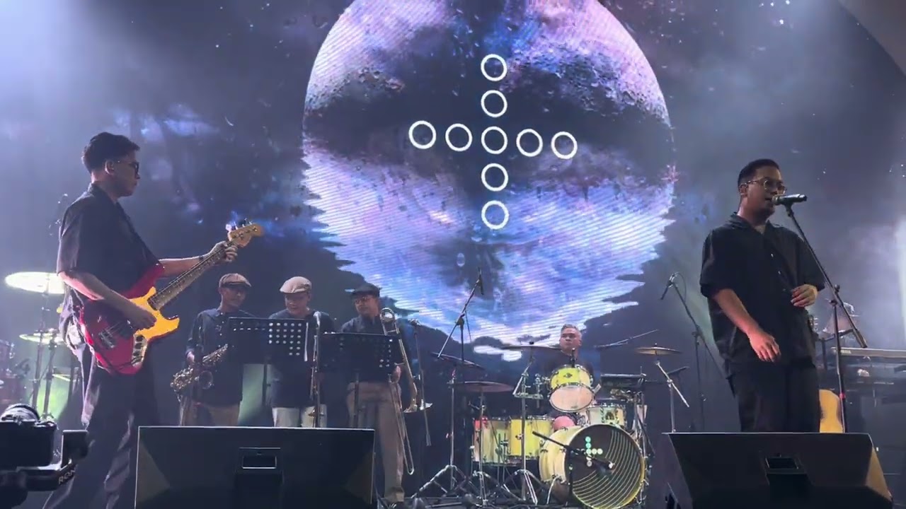 Watch RUMAHSAKIT — ‘ANOMALI’ Live @ Soundrenaline 2025 on YouTube Watch RUMAHSAKIT — ‘ANOMALI’ Live @ Soundrenaline 2025 on YouTube