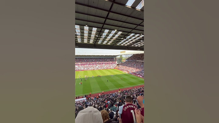 The Holte End celebrates a HUGE Villa win vs Spurs! 🤩 #astonvilla