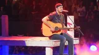 Luke Bryan (Drink A Beer) Live in Lexington 2-21-14