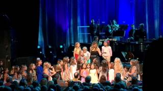 Idina Menzel sings Let it Go with the kids @ Bass Concert Hall, Austin