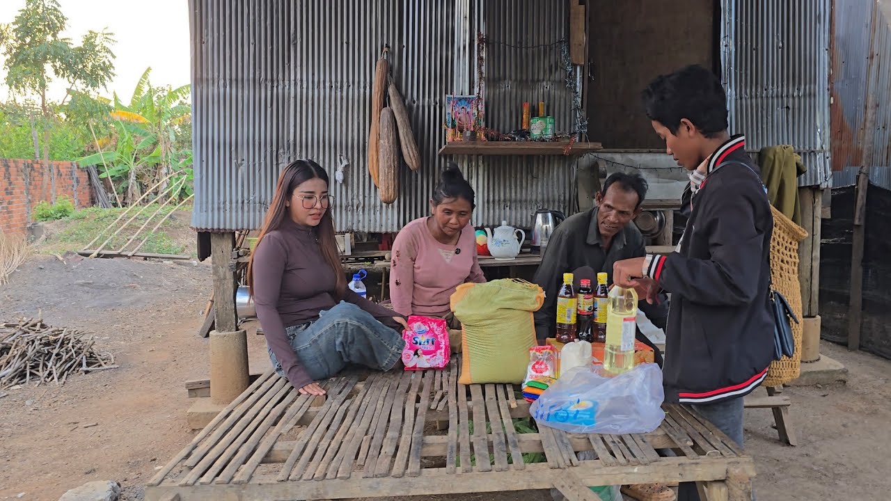 286. អំណោយ (3/8) អ្នកមីង វុត្ថារី រស់នៅប្រទេសបារាំង Life in the Cambodian Countryside.