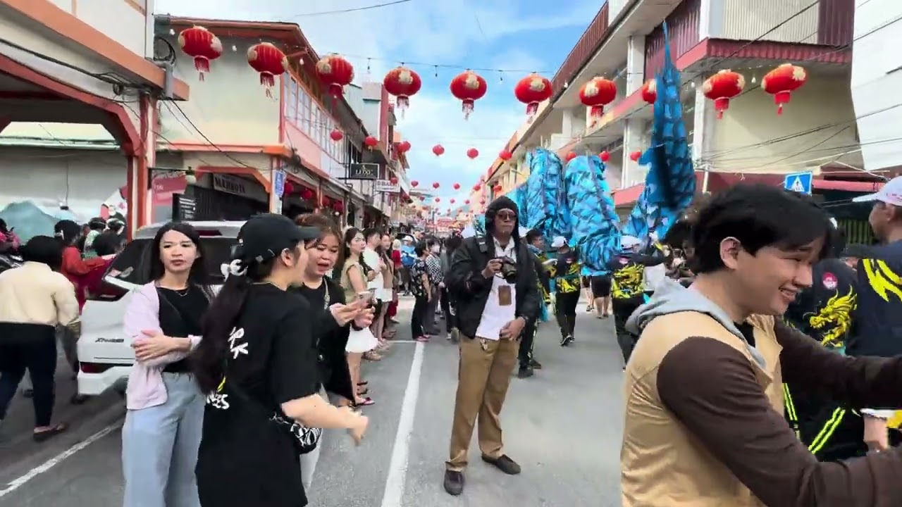 Kota singkawang dipenuhi naga