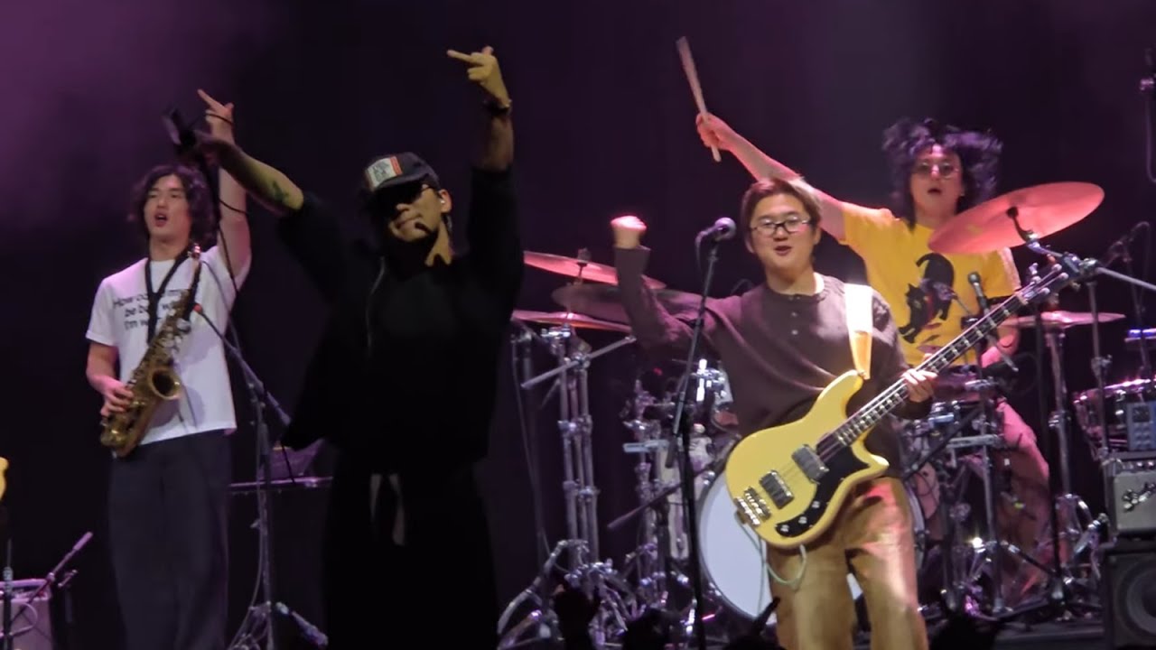 wave to earth | Lollapalooza Aftershow