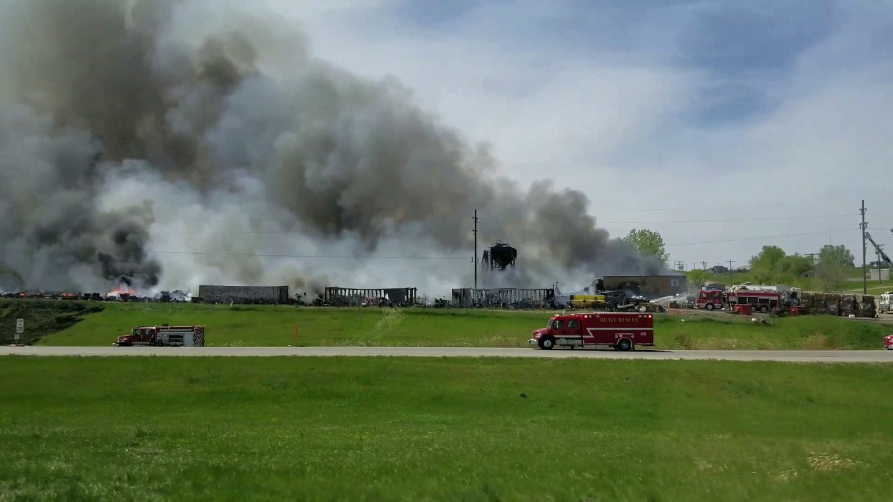 Earth recycling Inc fire Minot,ND 5/18/2017 4K YouTube
