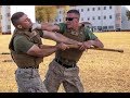 التعامل مع تهديد السلاح فيديو بطل
