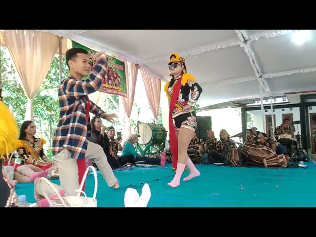 Umar moyo Tarian klasik Cowok Ganteng Dolalak KPL live Sawangan class=