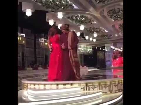 شاهد عبدالله بالخير ي ويغني مع نجوى كرم