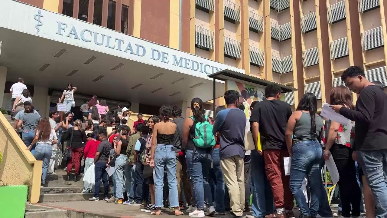 UES realizó el examen de admisión para el 2026