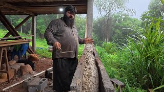a obra começou aparecer // dia de chuva construindo o porão