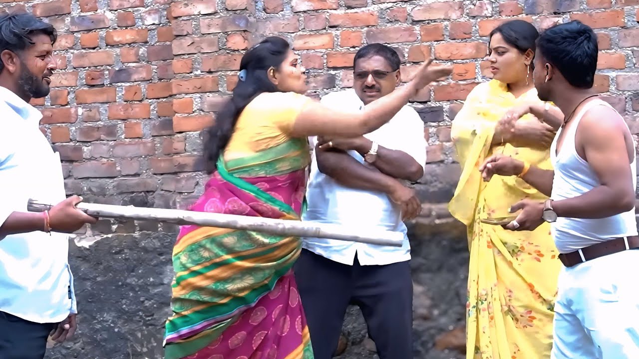 मुलांनी पकडलं बापाचं लफडं आईने मोडला बापाचा माज 😱 #youtubevideo #youtubeshorts