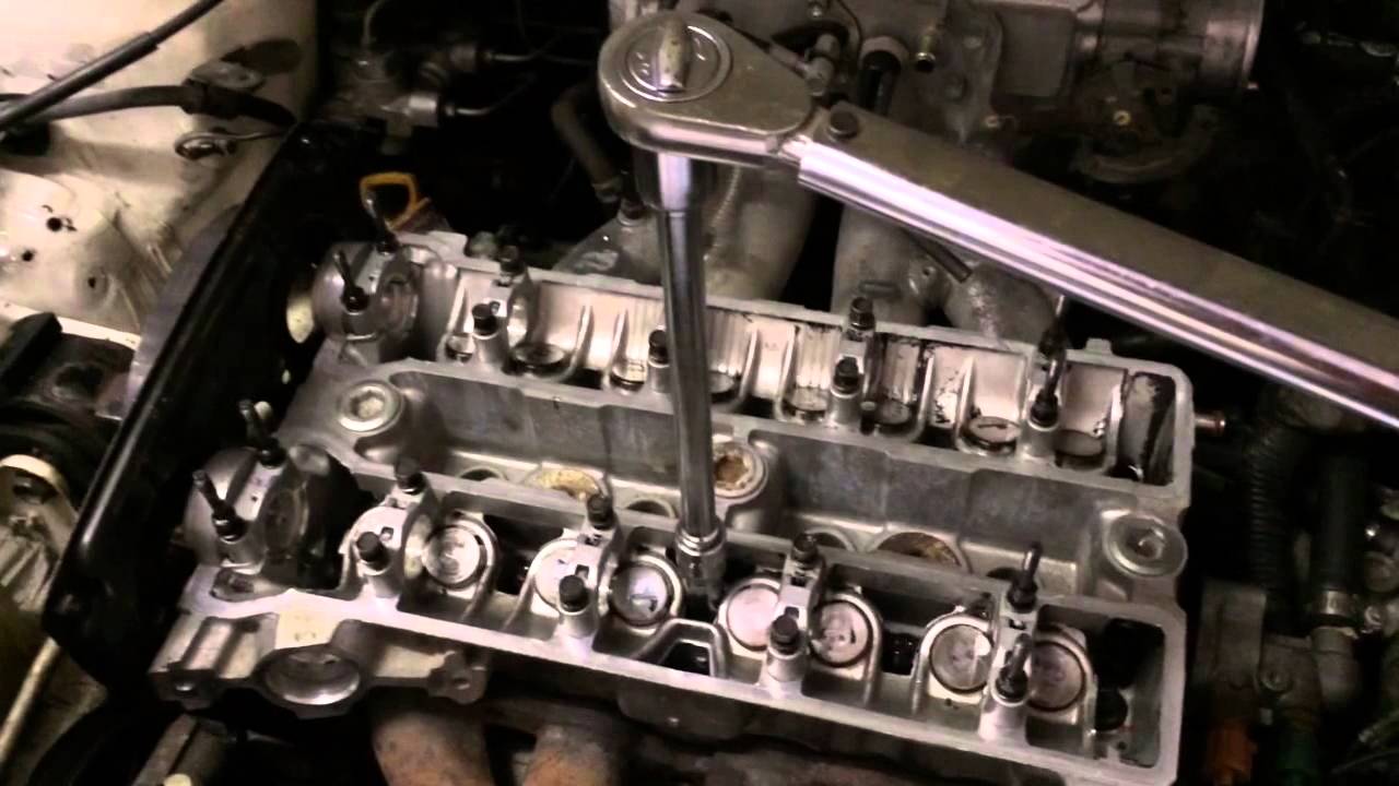 Toyota 4AGE Torque ARP head studs - YouTube