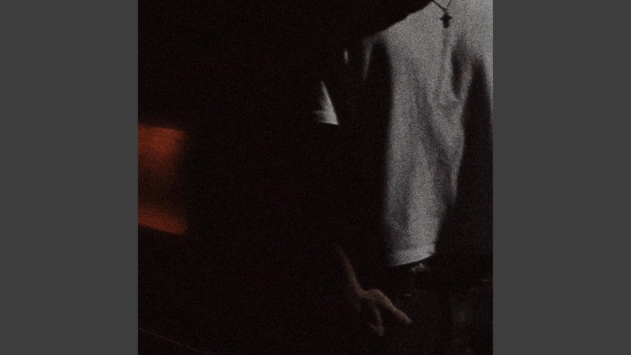 Guarda indecisive su YouTube Guarda indecisive su YouTube