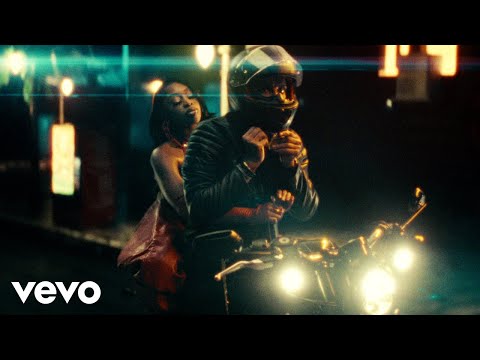 Смотреть клип Tink - Charged Up