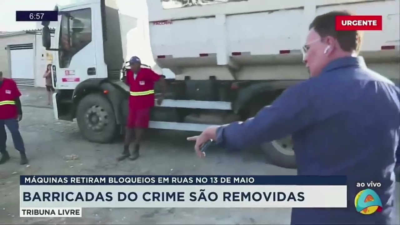 Tribuna Livre - Barricadas do crime são removidas em ruas no Treze de Maio, nacapital.