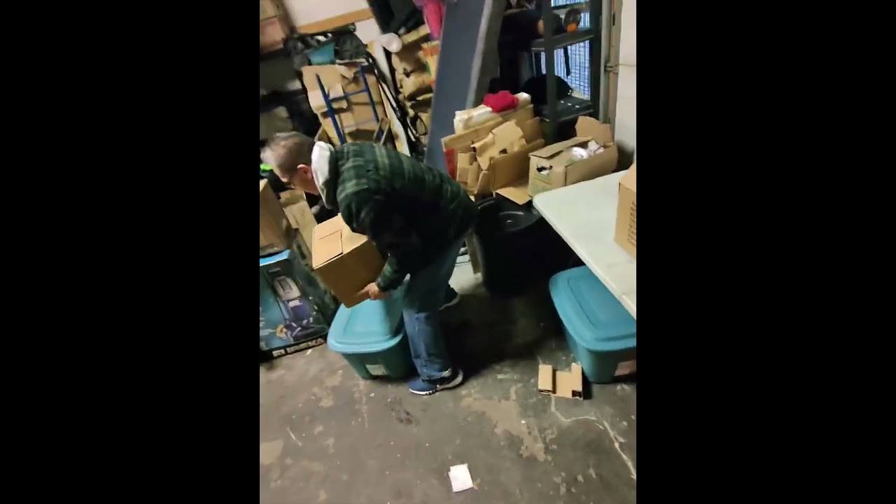 Продажа DVD на Facebook Marketplace 