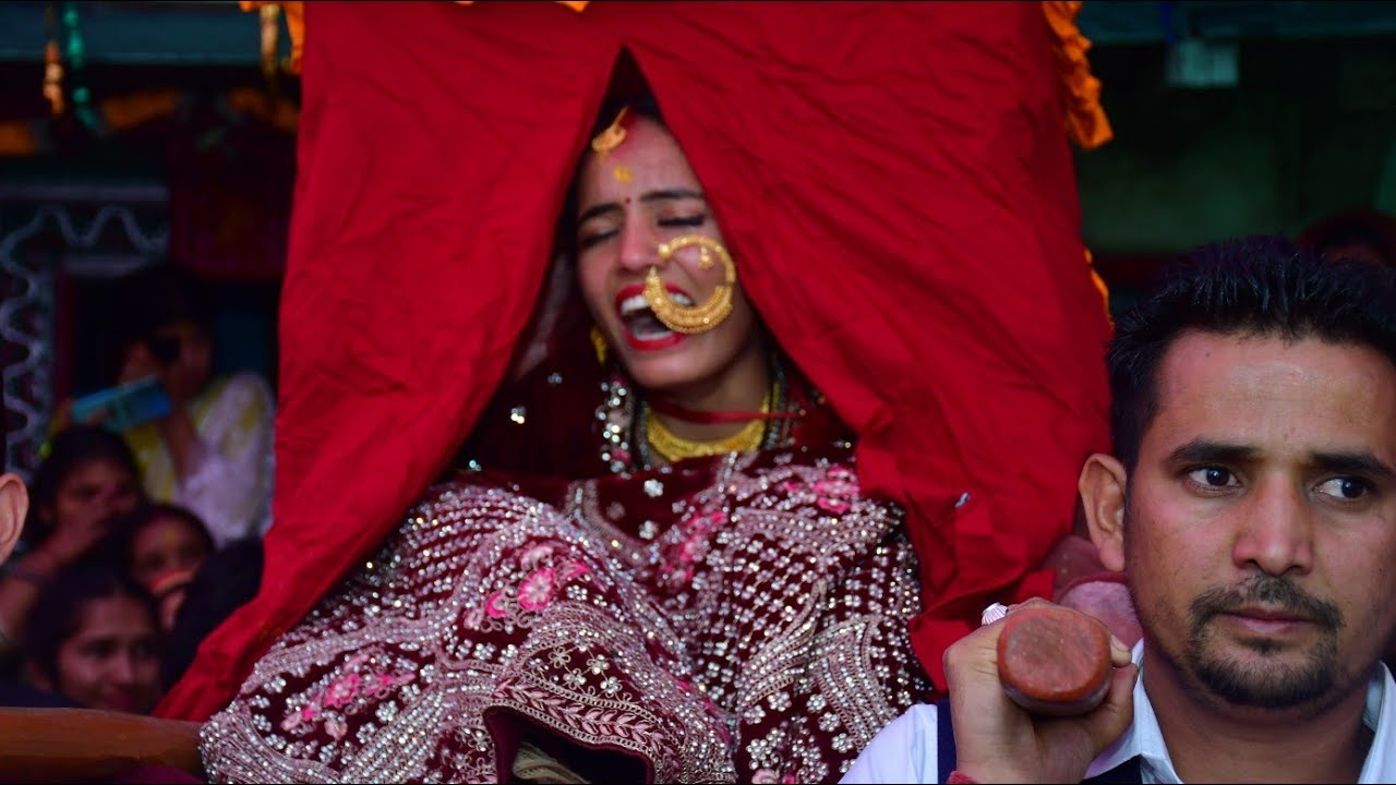 बारात आने से लेकर विदाई तक रो के बुरे हाल 🥺😢(dev bhoomi uttarakhand) #phadi sadi #virlediting #video