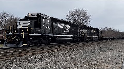NS B09 w/ NS 6420 (SD40-3) & NS 3326 (SD40-2) notching up in Chesterton, Indiana