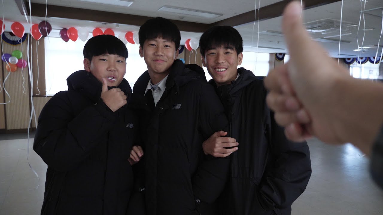 engsub-showing-my-video-to-korean-middle-school-students