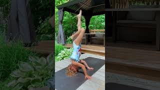 Morning Yoga Flexible Aerial Yoga Split