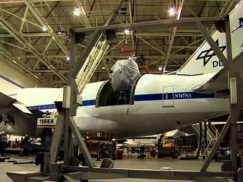 SOFIA Workers Lift and Position Primary Mirror in Preparation for its Reinstallation in NASA's 747SP camera iphone 8 plus apk