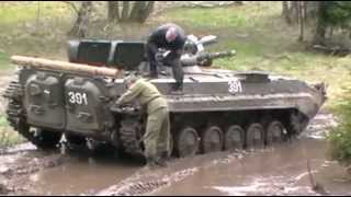 BMP-1 fahren beim Oldtimerteilemarkt Benneckenstein 2012