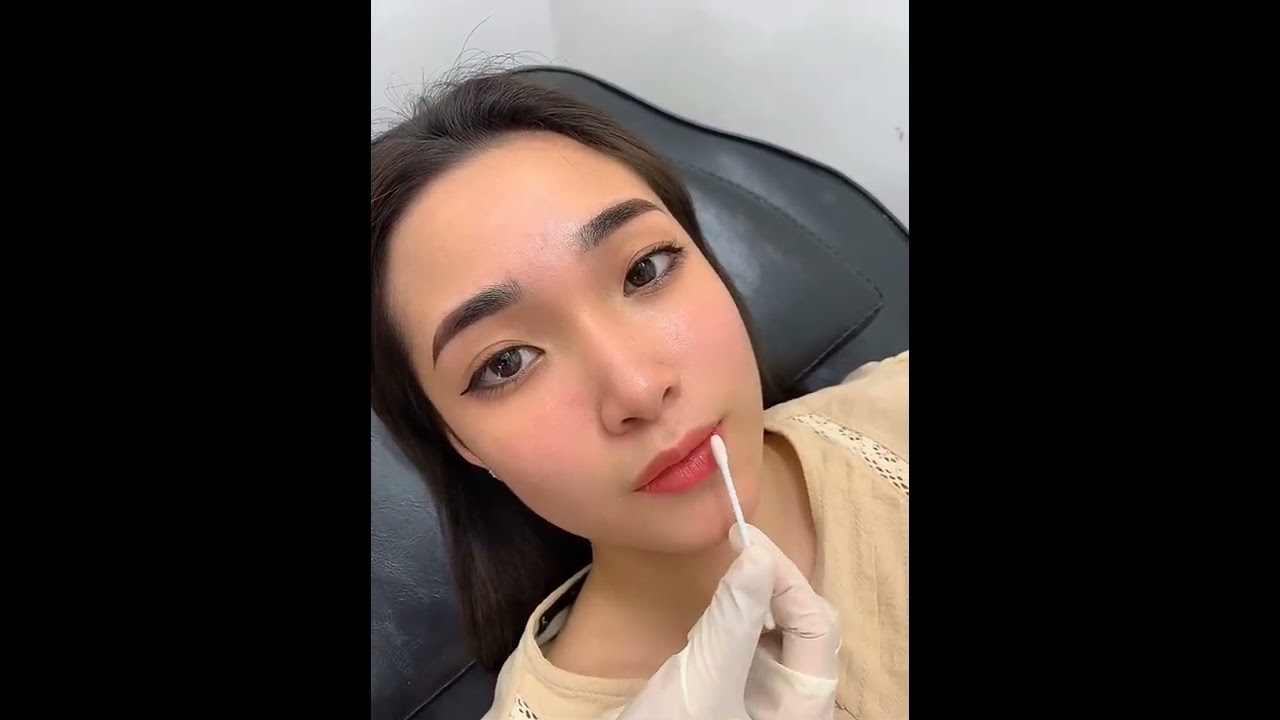 Môi phun màu hồng cam sau hơn 1 năm vẫn đẹp - Nguyễn... - youtube