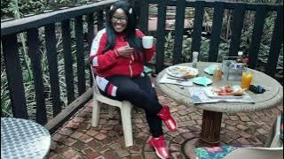 MINI VLOG| Catching up over breakfast with my home girl👌uMkhaya Wam is in town💃😅💕