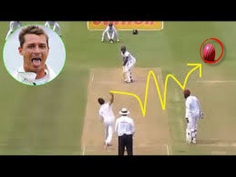 Top 10 Worst Bowling in Cricket History | Cricket Records - YouTube