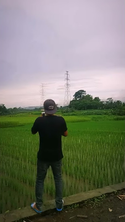 LAMUN SAKIRANA TEU BOGOH ULAH MERE HAREUPAN