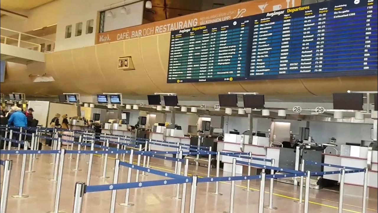Табло в аэропорту фото. Табло аэропорта. Аэропорт арланда стокгольм. Табло вылета стокгольм. Табло домодедово.