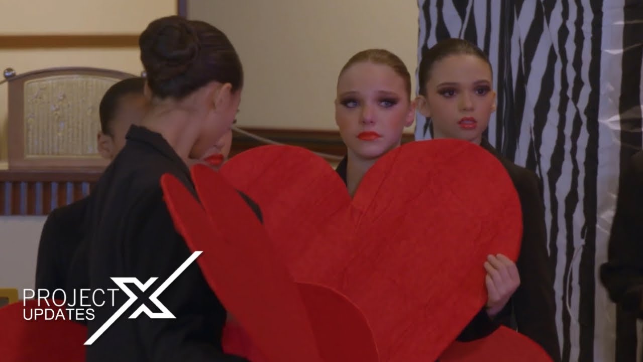 Ashlan Crys About Her Earrings - Dance Moms: A New Era (S2E3)
