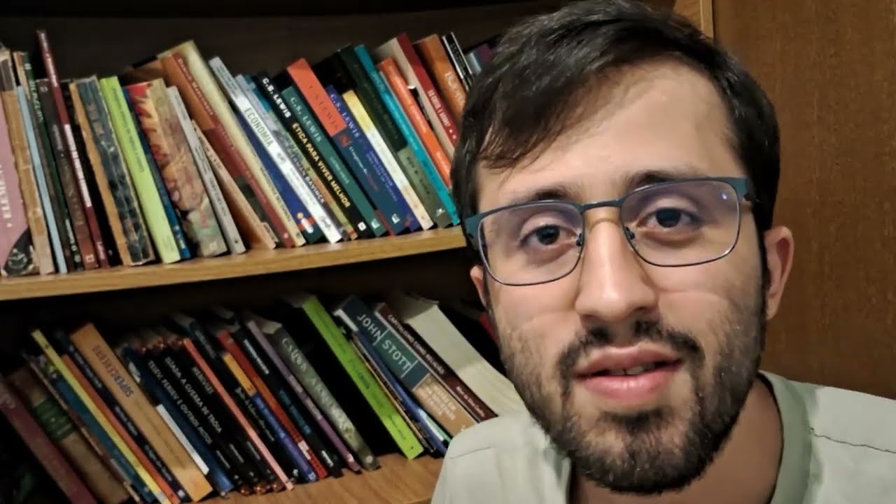 Tour na minha biblioteca (só livro estranho) | bookshelf tour