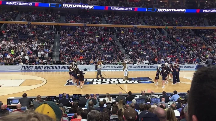 Villanova vs St. Marie (Maryland) mascot dance off
