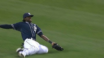 ARI@SD: Maybin makes sliding catch to end the inning