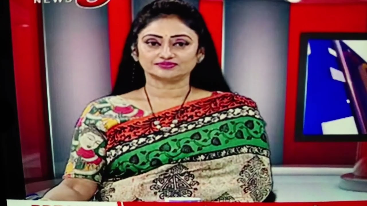 బ్యూటిఫుల్ న్యూస్ రీడర్ కళ్యాణి 