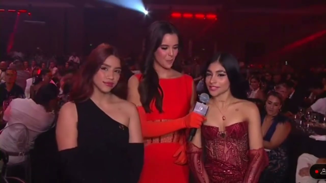 Mini entrevista a Yuleria en los premios HET