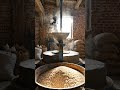 Aata Chakki Se Fresh Aata Nikalte Hue | Desi Flour Mill Process👉 Fresh Atta Making Machine |