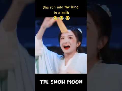 Cute girl walked into the king's bath🤣 #thesnowmoon #bulansalji #youkumalaysia #shorts