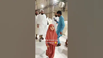 A Little Children Walking Labbaik Allahumma Labbaik Masjidalharam Makkah Labbaik 