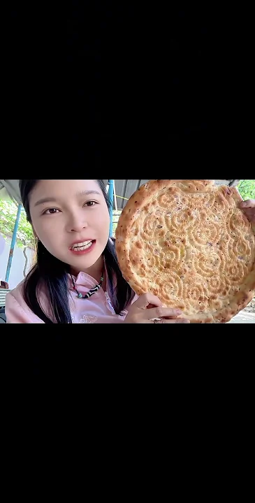 闪现新疆吃超大的馕，真的太喜欢了 #shorts