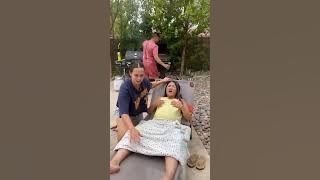 Pregnant lady uses jam to prank the guys  #shorts