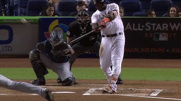 SD@MIA: Ozuna opens scoring with RBI double to right