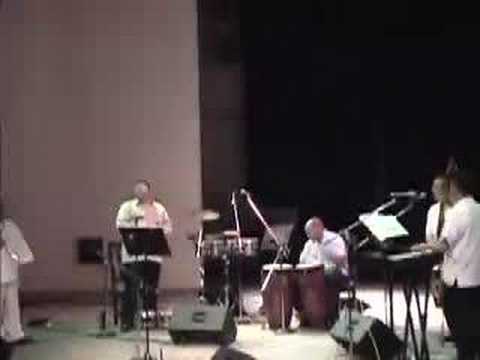 Julio Perez y Carlos Caro tremendo solos en Bongo ...