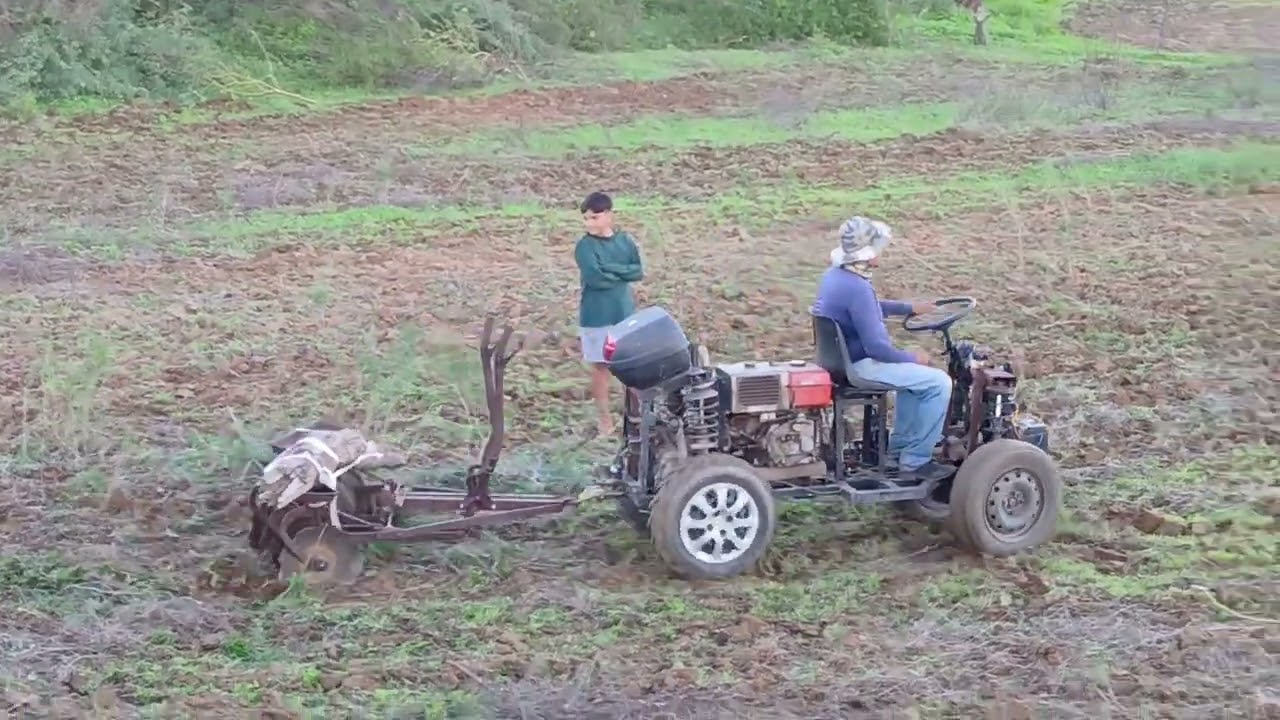 Cortando o roçado para meu pai de 90 anos