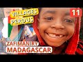 Les enfants s’enfuient en nous voyant ...Aventures à Madagascar.
